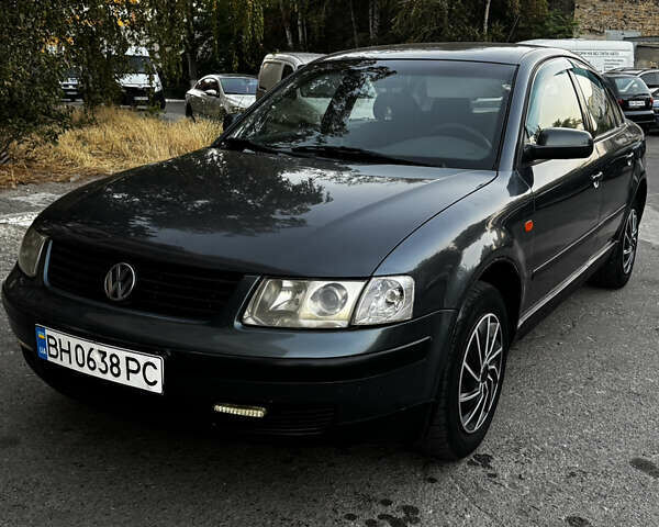 Синий Фольксваген Пассат, объемом двигателя 1.9 л и пробегом 225 тыс. км за 3400 $, фото 5 на Automoto.ua