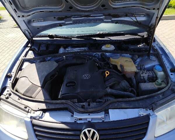 Синій Фольксваген Пассат, об'ємом двигуна 1.6 л та пробігом 250 тис. км за 4300 $, фото 10 на Automoto.ua