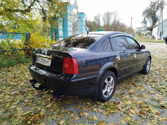 Синий Фольксваген Пассат, объемом двигателя 2.8 л и пробегом 300 тыс. км за 4100 $, фото 6 на Automoto.ua