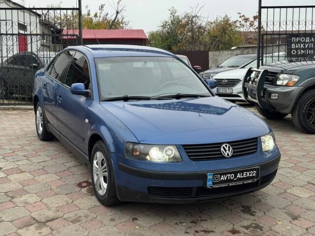 Синий Фольксваген Пассат, объемом двигателя 1.6 л и пробегом 255 тыс. км за 3599 $, фото 2 на Automoto.ua
