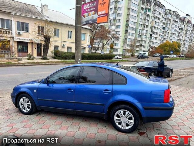 Синій Фольксваген Пассат, об'ємом двигуна 1.6 л та пробігом 255 тис. км за 3599 $, фото 4 на Automoto.ua