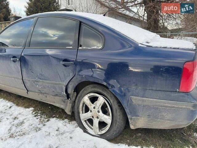 Синий Фольксваген Пассат, объемом двигателя 1.8 л и пробегом 340 тыс. км за 1800 $, фото 9 на Automoto.ua