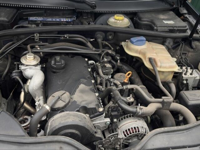 Синий Фольксваген Пассат, объемом двигателя 1.9 л и пробегом 320 тыс. км за 2800 $, фото 5 на Automoto.ua