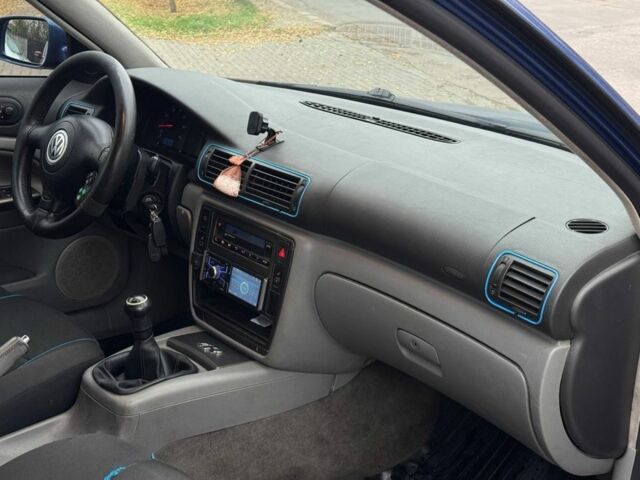 Синий Фольксваген Пассат, объемом двигателя 1.6 л и пробегом 255 тыс. км за 3599 $, фото 14 на Automoto.ua