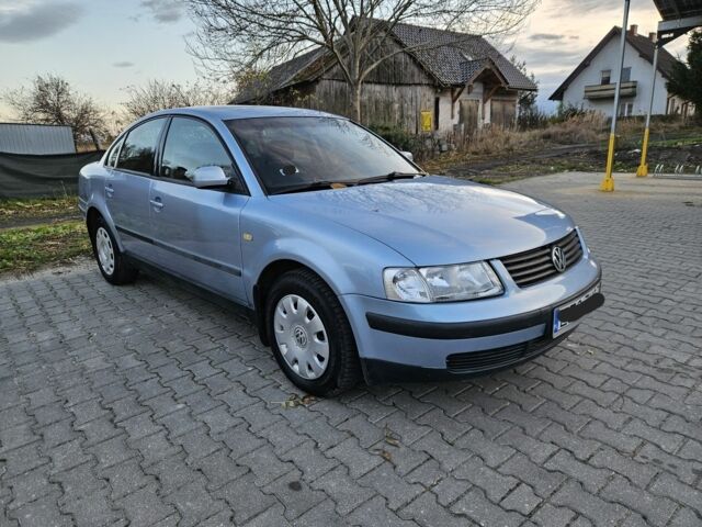 Синий Фольксваген Пассат, объемом двигателя 1.9 л и пробегом 200 тыс. км за 1900 $, фото 1 на Automoto.ua