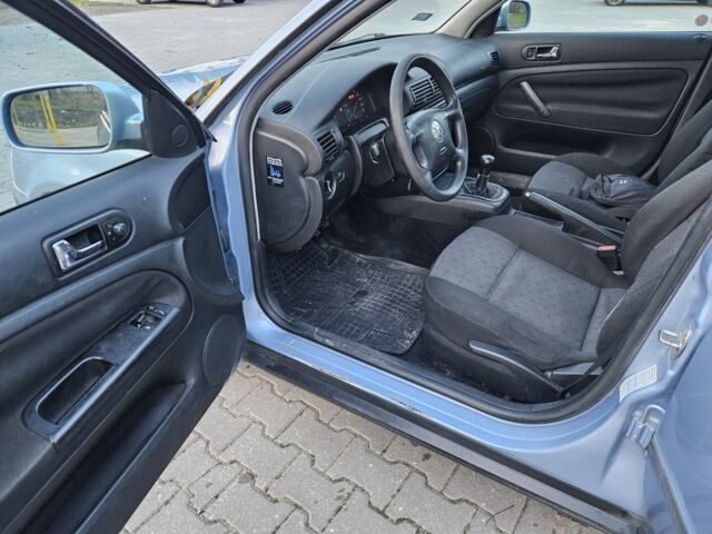 Синий Фольксваген Пассат, объемом двигателя 1.9 л и пробегом 200 тыс. км за 1900 $, фото 7 на Automoto.ua