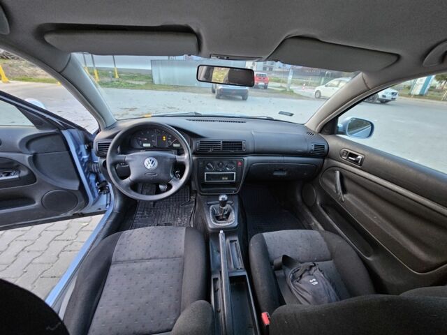 Синий Фольксваген Пассат, объемом двигателя 1.9 л и пробегом 200 тыс. км за 1900 $, фото 10 на Automoto.ua