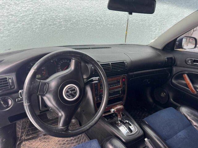 Синий Фольксваген Пассат, объемом двигателя 1.8 л и пробегом 340 тыс. км за 1800 $, фото 16 на Automoto.ua