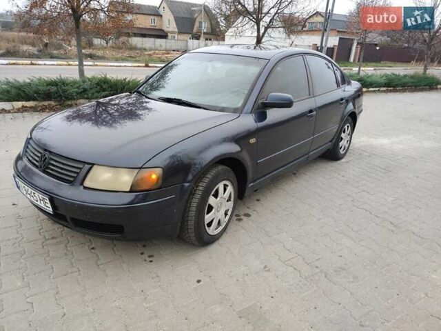 Синій Фольксваген Пассат, об'ємом двигуна 1.8 л та пробігом 330 тис. км за 3400 $, фото 6 на Automoto.ua