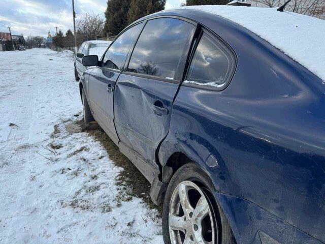 Синий Фольксваген Пассат, объемом двигателя 1.8 л и пробегом 340 тыс. км за 1800 $, фото 10 на Automoto.ua