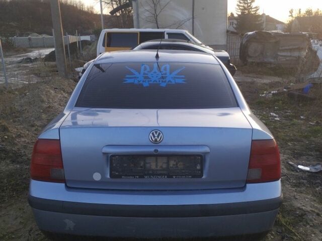 Синий Фольксваген Пассат, объемом двигателя 1.8 л и пробегом 340 тыс. км за 1000 $, фото 4 на Automoto.ua