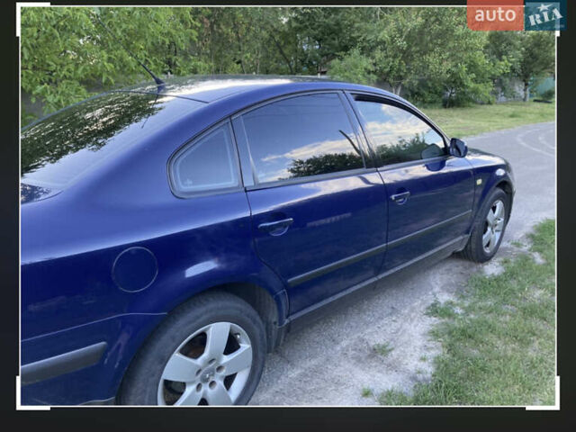 Синій Фольксваген Пассат, об'ємом двигуна 1.6 л та пробігом 216 тис. км за 4000 $, фото 8 на Automoto.ua
