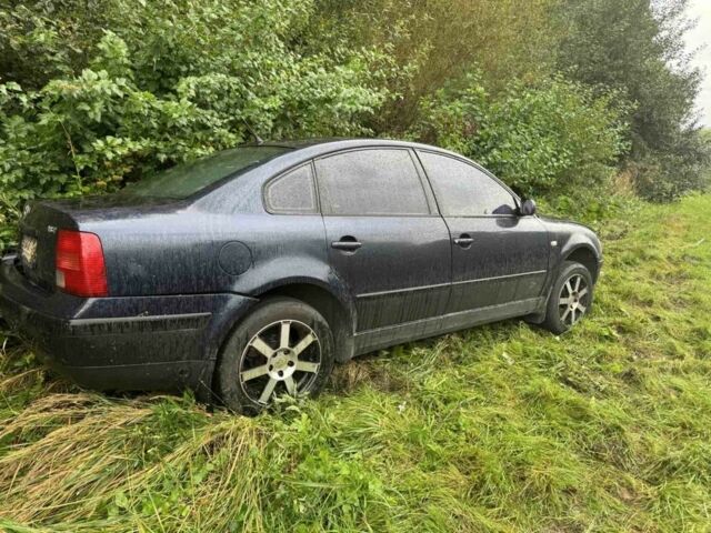 Синий Фольксваген Пассат, объемом двигателя 0 л и пробегом 300 тыс. км за 1000 $, фото 2 на Automoto.ua