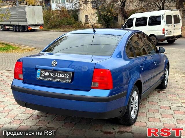 Синій Фольксваген Пассат, об'ємом двигуна 1.6 л та пробігом 255 тис. км за 3599 $, фото 6 на Automoto.ua