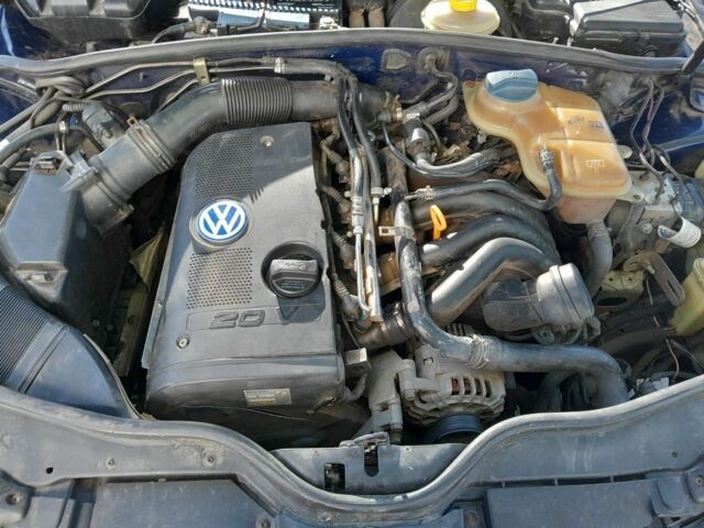 Синий Фольксваген Пассат, объемом двигателя 1.8 л и пробегом 421 тыс. км за 2806 $, фото 4 на Automoto.ua