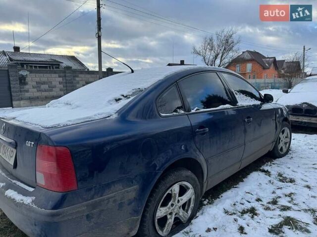 Синий Фольксваген Пассат, объемом двигателя 1.8 л и пробегом 340 тыс. км за 1800 $, фото 3 на Automoto.ua