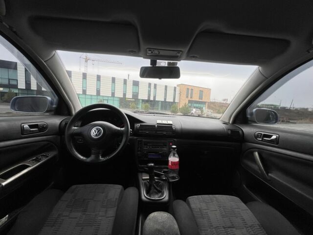 Синий Фольксваген Пассат, объемом двигателя 1.8 л и пробегом 325 тыс. км за 3550 $, фото 6 на Automoto.ua