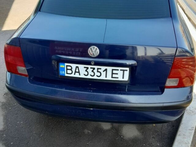 Синий Фольксваген Пассат, объемом двигателя 1.8 л и пробегом 421 тыс. км за 2806 $, фото 3 на Automoto.ua