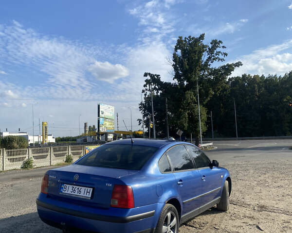 Синий Фольксваген Пассат, объемом двигателя 1.9 л и пробегом 500 тыс. км за 4000 $, фото 2 на Automoto.ua