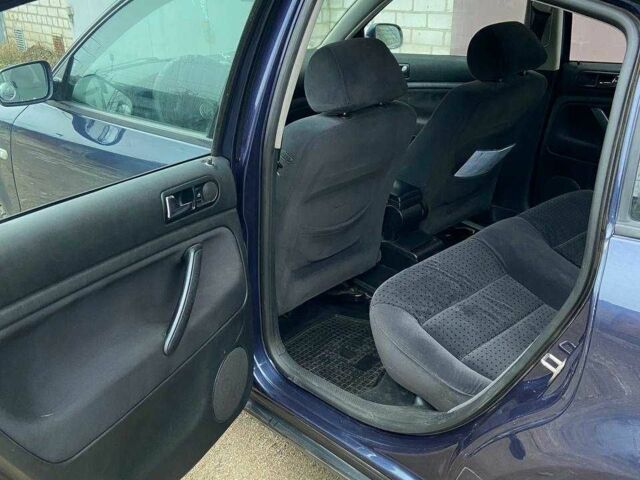 Синий Фольксваген Пассат, объемом двигателя 1.8 л и пробегом 351 тыс. км за 3400 $, фото 8 на Automoto.ua