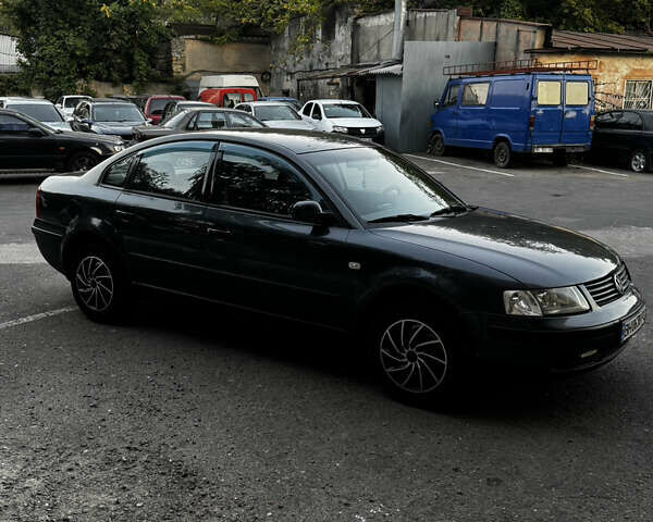 Синий Фольксваген Пассат, объемом двигателя 1.9 л и пробегом 225 тыс. км за 3400 $, фото 3 на Automoto.ua