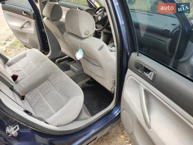 Синій Фольксваген Пассат, об'ємом двигуна 1.8 л та пробігом 330 тис. км за 3400 $, фото 21 на Automoto.ua