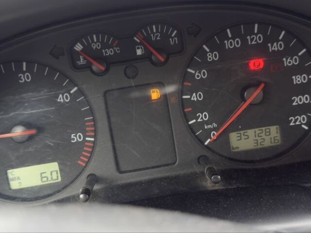 Синий Фольксваген Пассат, объемом двигателя 1.9 л и пробегом 320 тыс. км за 2800 $, фото 7 на Automoto.ua