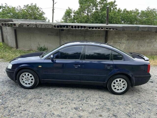 Синий Фольксваген Пассат, объемом двигателя 2.8 л и пробегом 286 тыс. км за 3300 $, фото 2 на Automoto.ua