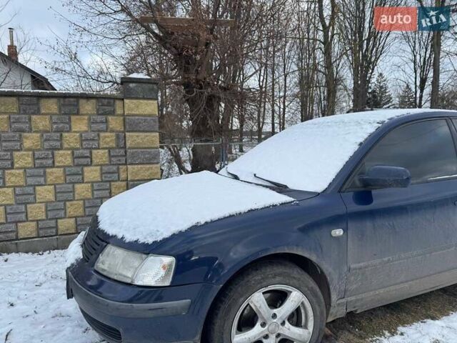 Синий Фольксваген Пассат, объемом двигателя 1.8 л и пробегом 340 тыс. км за 1800 $, фото 6 на Automoto.ua