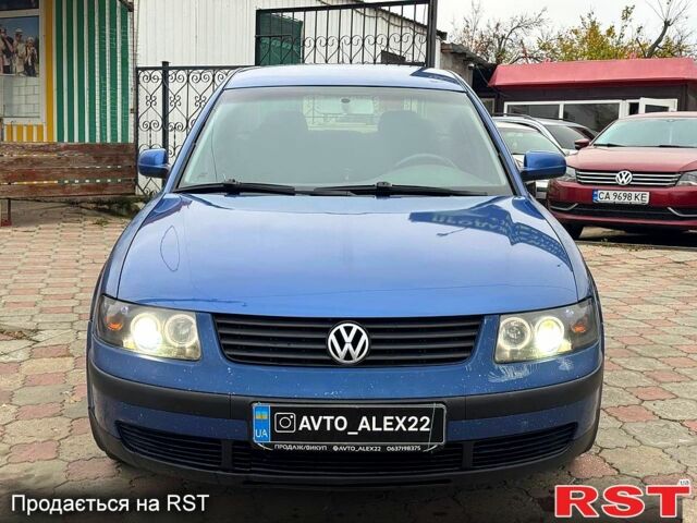 Синій Фольксваген Пассат, об'ємом двигуна 1.6 л та пробігом 255 тис. км за 3599 $, фото 1 на Automoto.ua