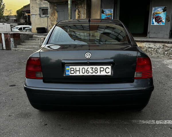 Синий Фольксваген Пассат, объемом двигателя 1.9 л и пробегом 225 тыс. км за 3400 $, фото 11 на Automoto.ua