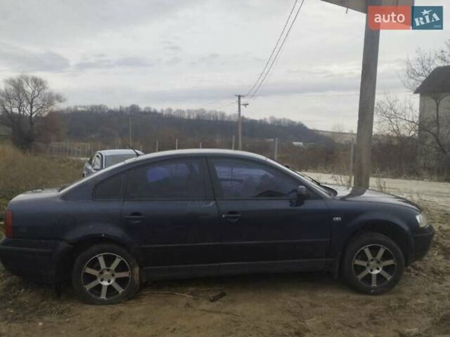 Синий Фольксваген Пассат, объемом двигателя 1.78 л и пробегом 239 тыс. км за 1200 $, фото 3 на Automoto.ua