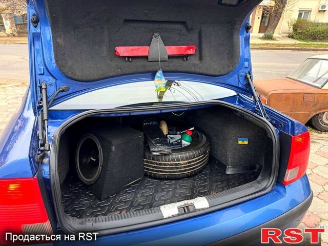 Синій Фольксваген Пассат, об'ємом двигуна 1.6 л та пробігом 255 тис. км за 3599 $, фото 13 на Automoto.ua