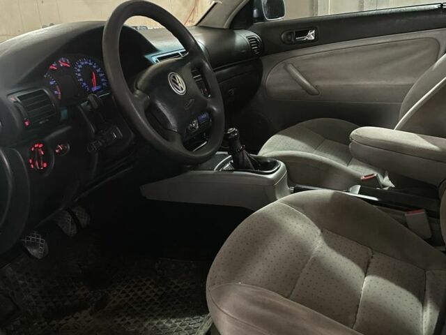 Синий Фольксваген Пассат, объемом двигателя 1.8 л и пробегом 400 тыс. км за 3200 $, фото 7 на Automoto.ua