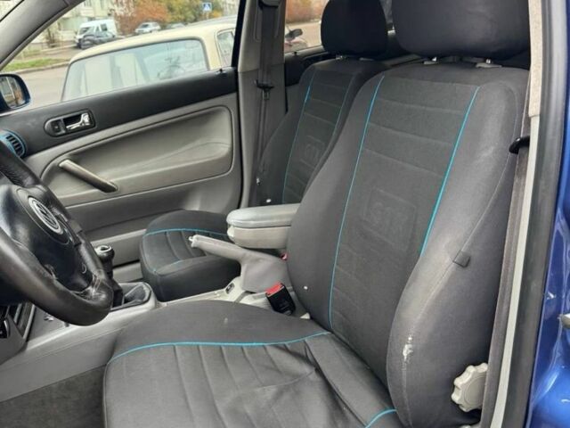 Синий Фольксваген Пассат, объемом двигателя 1.6 л и пробегом 255 тыс. км за 3599 $, фото 13 на Automoto.ua