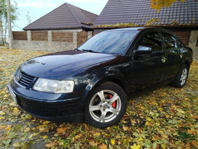 Синий Фольксваген Пассат, объемом двигателя 2.8 л и пробегом 300 тыс. км за 4100 $, фото 1 на Automoto.ua