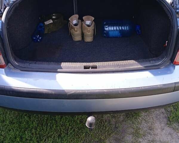 Синий Фольксваген Пассат, объемом двигателя 1.78 л и пробегом 277 тыс. км за 3200 $, фото 4 на Automoto.ua