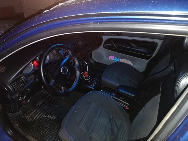 Синий Фольксваген Пассат, объемом двигателя 1.9 л и пробегом 500 тыс. км за 4000 $, фото 3 на Automoto.ua