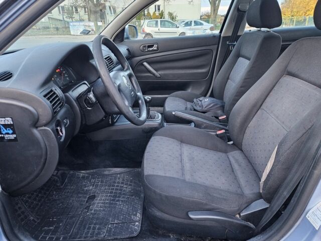 Синий Фольксваген Пассат, объемом двигателя 1.9 л и пробегом 200 тыс. км за 1900 $, фото 8 на Automoto.ua