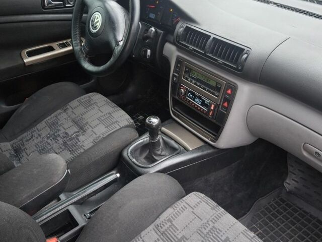 Синій Фольксваген Пассат, об'ємом двигуна 1.8 л та пробігом 111 тис. км за 1750 $, фото 7 на Automoto.ua