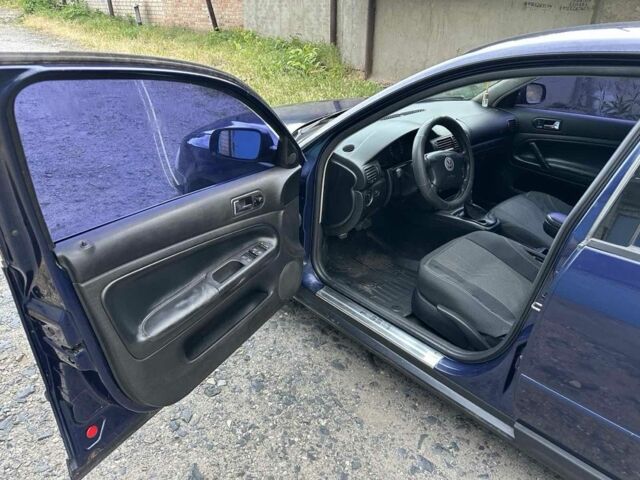 Синий Фольксваген Пассат, объемом двигателя 2.8 л и пробегом 286 тыс. км за 3300 $, фото 7 на Automoto.ua