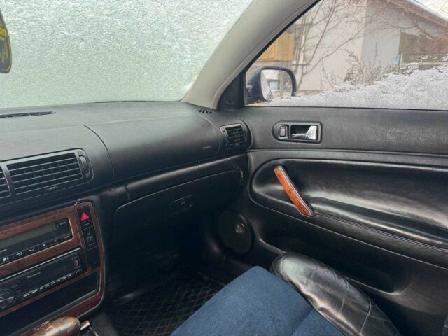 Синий Фольксваген Пассат, объемом двигателя 1.8 л и пробегом 340 тыс. км за 1800 $, фото 17 на Automoto.ua