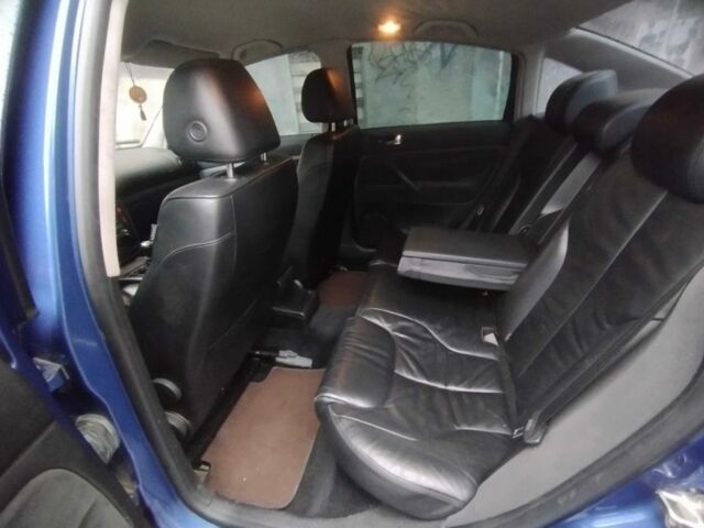 Синий Фольксваген Пассат, объемом двигателя 1.8 л и пробегом 340 тыс. км за 4500 $, фото 6 на Automoto.ua