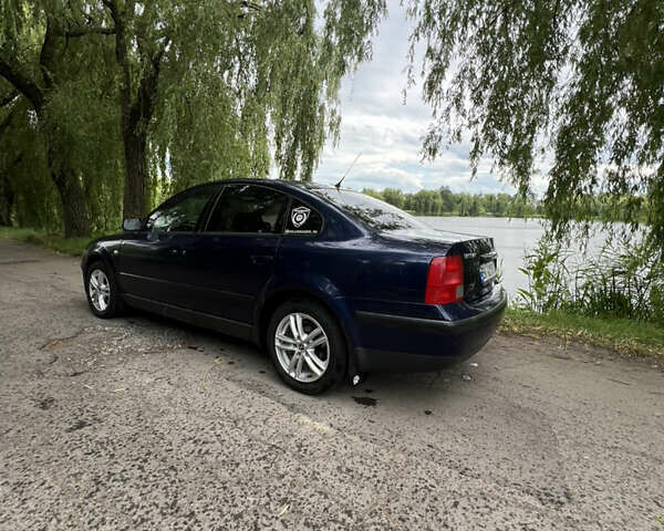 Синій Фольксваген Пассат, об'ємом двигуна 1.6 л та пробігом 364 тис. км за 3400 $, фото 4 на Automoto.ua