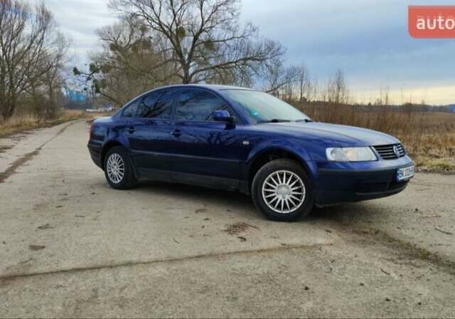 Синий Фольксваген Пассат, объемом двигателя 1.6 л и пробегом 261 тыс. км за 4150 $, фото 2 на Automoto.ua