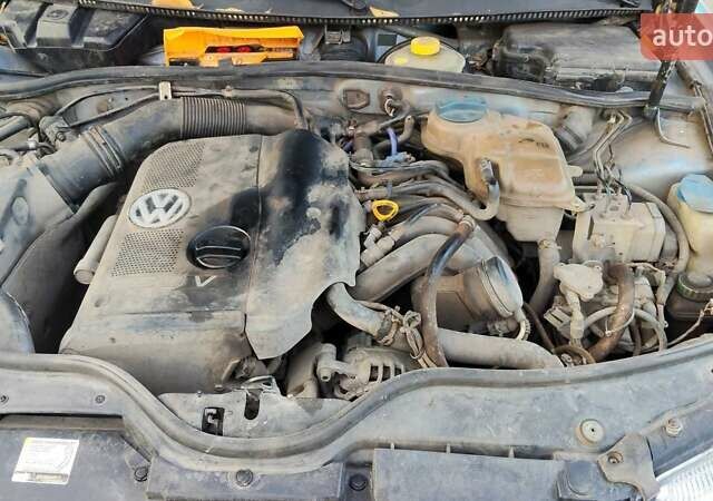 Синій Фольксваген Пассат, об'ємом двигуна 1.8 л та пробігом 231 тис. км за 3100 $, фото 6 на Automoto.ua