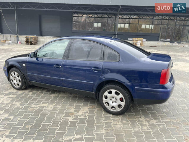 Синий Фольксваген Пассат, объемом двигателя 2.5 л и пробегом 330 тыс. км за 2750 $, фото 17 на Automoto.ua