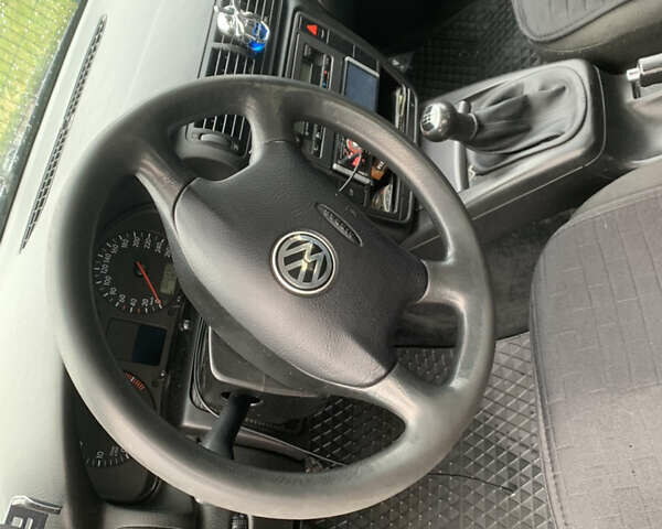 Синий Фольксваген Пассат, объемом двигателя 1.6 л и пробегом 300 тыс. км за 4000 $, фото 4 на Automoto.ua