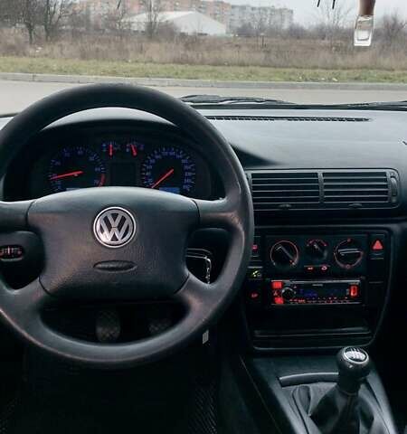 Синій Фольксваген Пассат, об'ємом двигуна 1.6 л та пробігом 245 тис. км за 3900 $, фото 13 на Automoto.ua