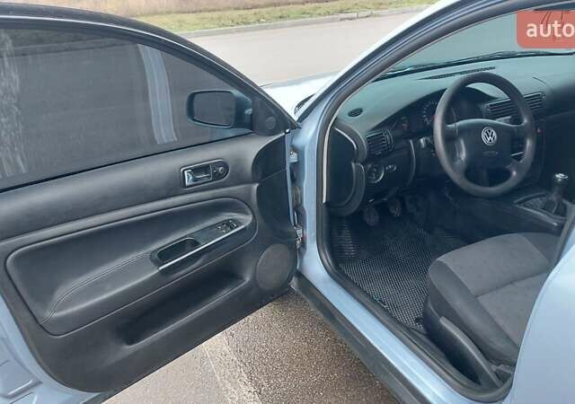 Синій Фольксваген Пассат, об'ємом двигуна 1.6 л та пробігом 245 тис. км за 3900 $, фото 5 на Automoto.ua